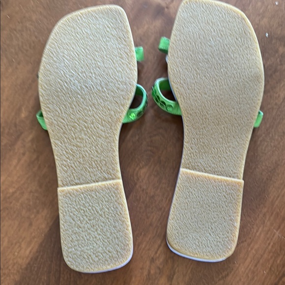 Women's  Sandals with white daisy sz 8 perfect condition by Michael Simon - Picture 4 of 5